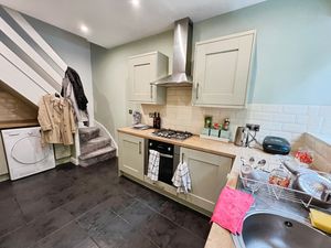 Kitchen- click for photo gallery